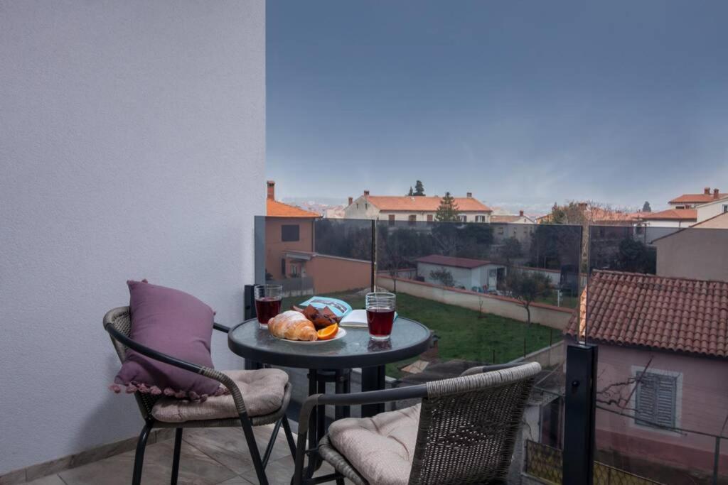 Modern With Balcony & Private Parking 5 Min From Amphitheater Apartmán Pula