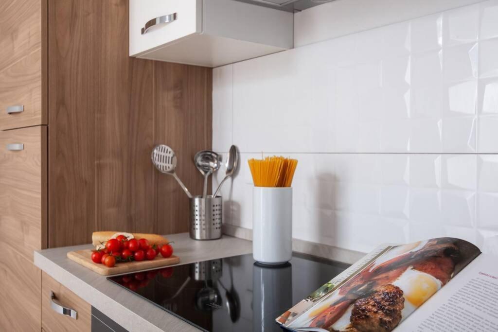 Modern With Balcony & Private Parking 5 Min From Amphitheater Apartmán